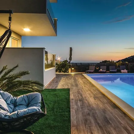 Apartment Two-bedroom In Razanj